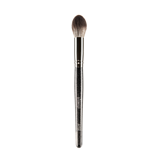 BPerfect BPF02 - The Tapered Powder Brush (pyöristetty puuterisivellin)