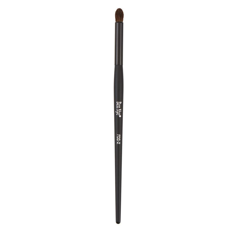 FDB-2 Ben Nye Tapered Point Brush Medium sivellin - Backstage Beauty Finland