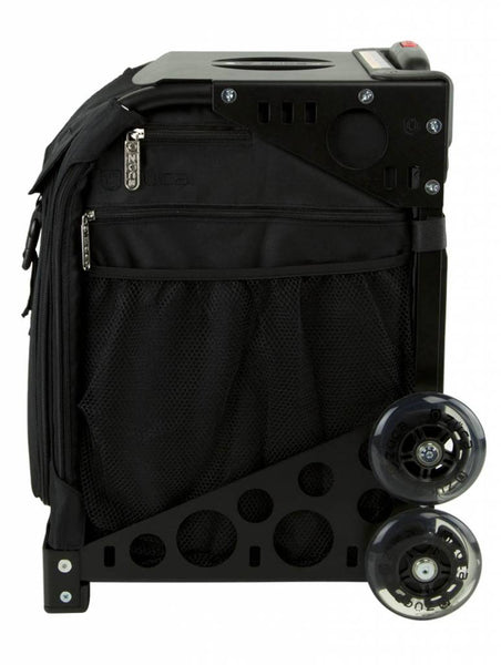 ZÜCA Sport Artist Stealth Black meikkipakki pyörillä (musta) 29L (renkaat eivät vilku)